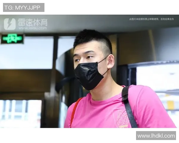 付豪篮板技术解析与比赛表现评估助力球队胜利之路