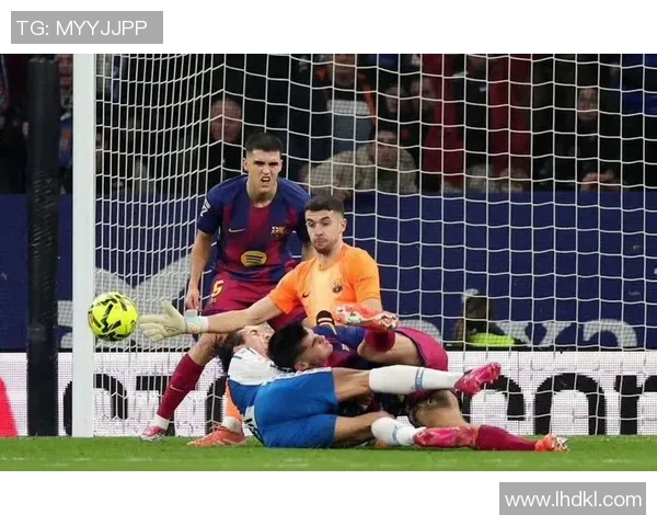 巴萨强势追逐西班牙左翼新星，正在展开全方位谈判合作