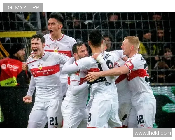 柏林联合客场大胜霍芬海姆，一步之遥冲顶欧冠位置