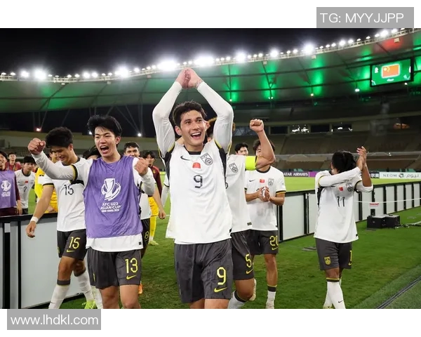 拜合拉木在U23亚洲杯中精彩远射助力球队晋级展现出色实力