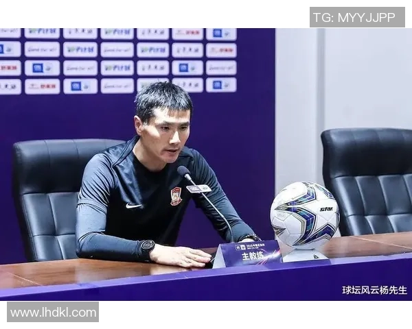 德甲球队冬训备战：突出体能训练提高整体战斗力